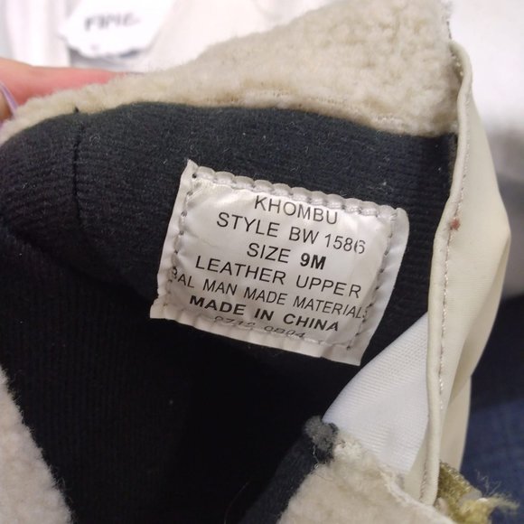 NIB Size 9M Khombu Beige Moon Dance Low Leather Ankle Boots - Picture 8 of 8
